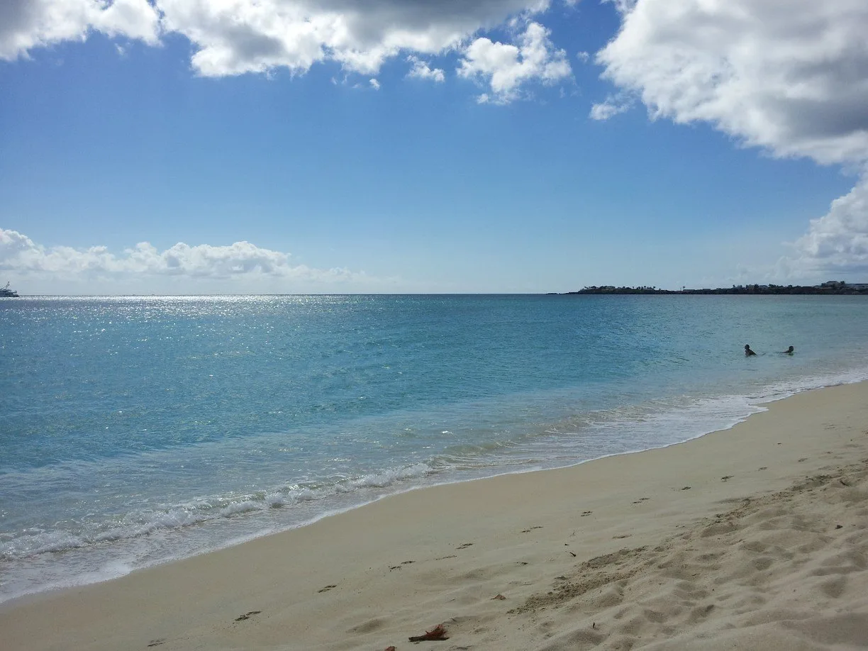Beach and turquoise water on Sint Maarten